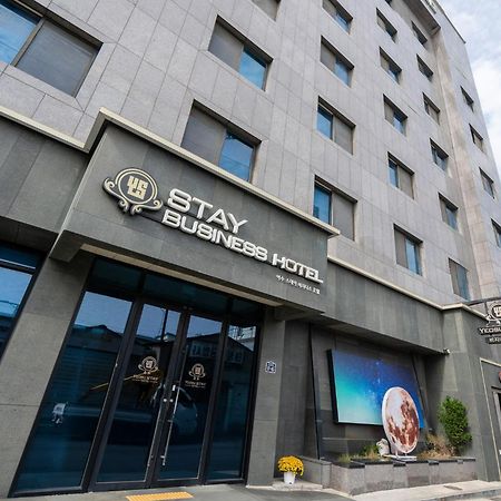 Yeosu Stay Hotel Buitenkant foto