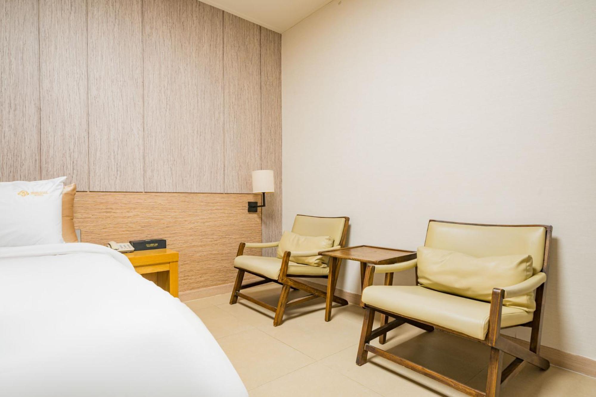 Yeosu Stay Hotel Kamer foto