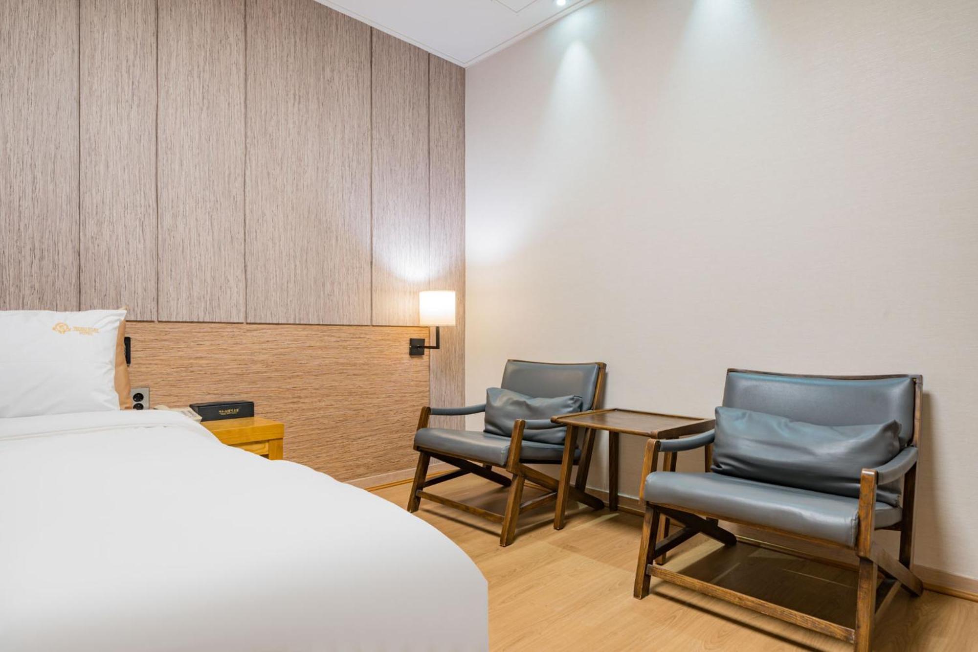Yeosu Stay Hotel Kamer foto