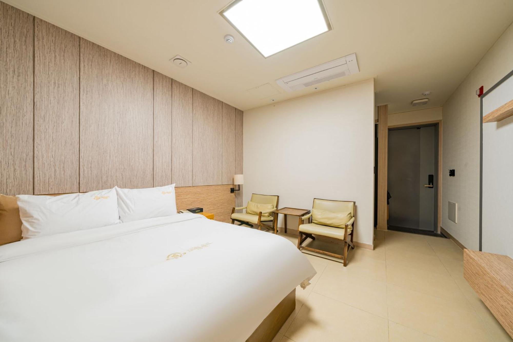 Yeosu Stay Hotel Kamer foto