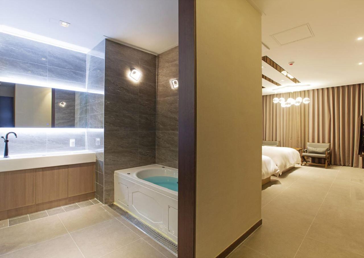 Yeosu Stay Hotel Kamer foto