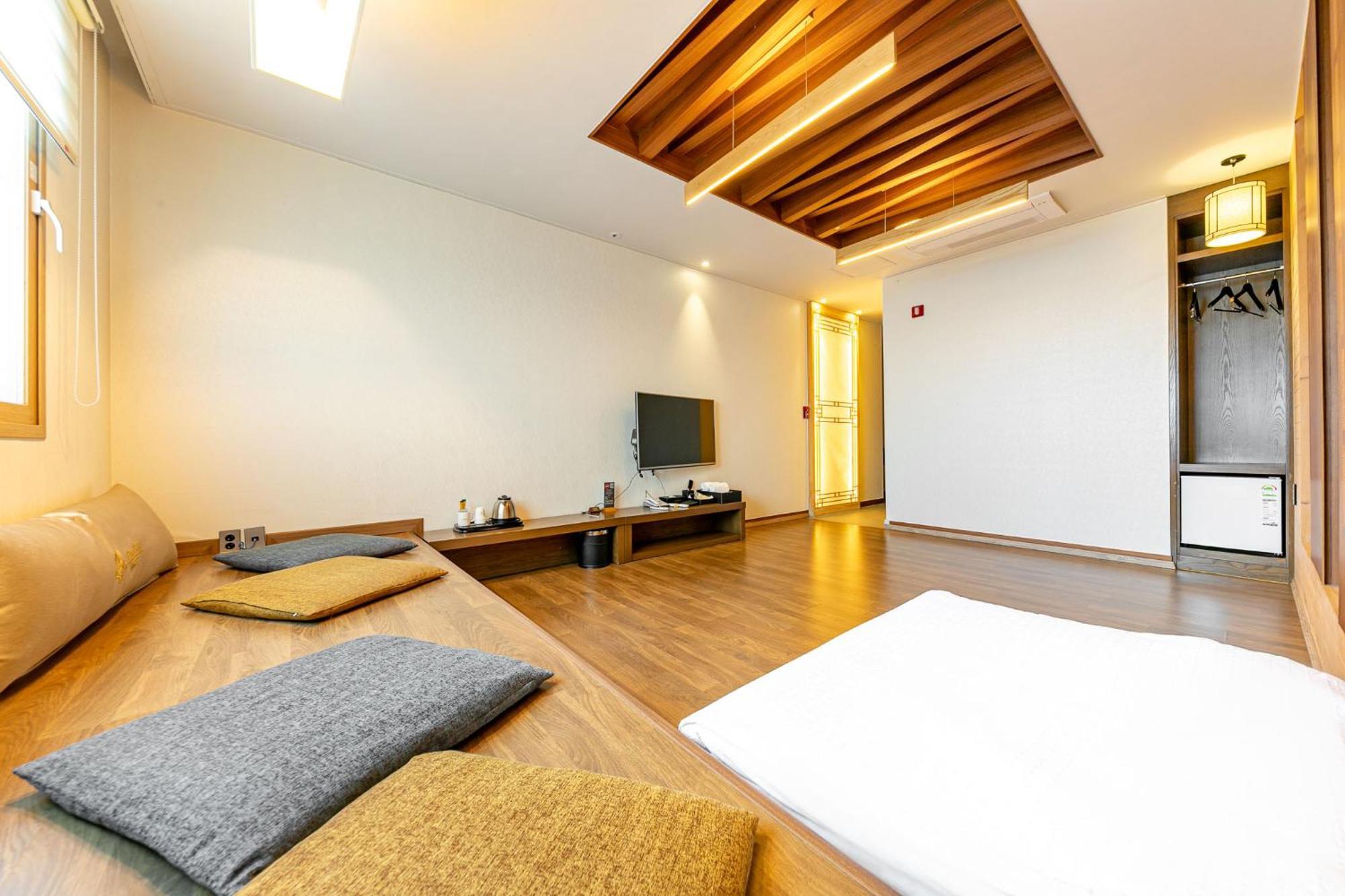 Yeosu Stay Hotel Kamer foto