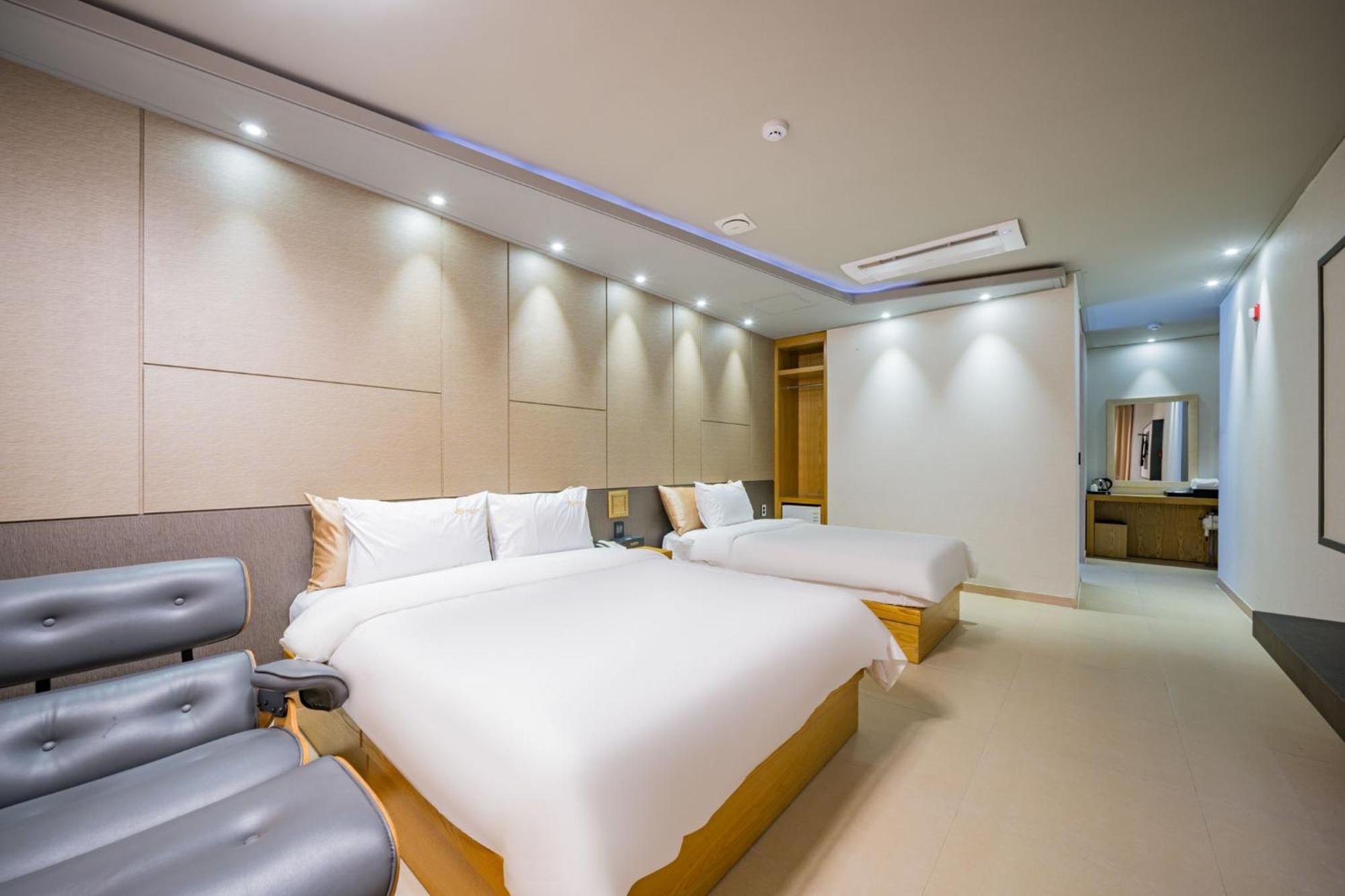 Yeosu Stay Hotel Kamer foto