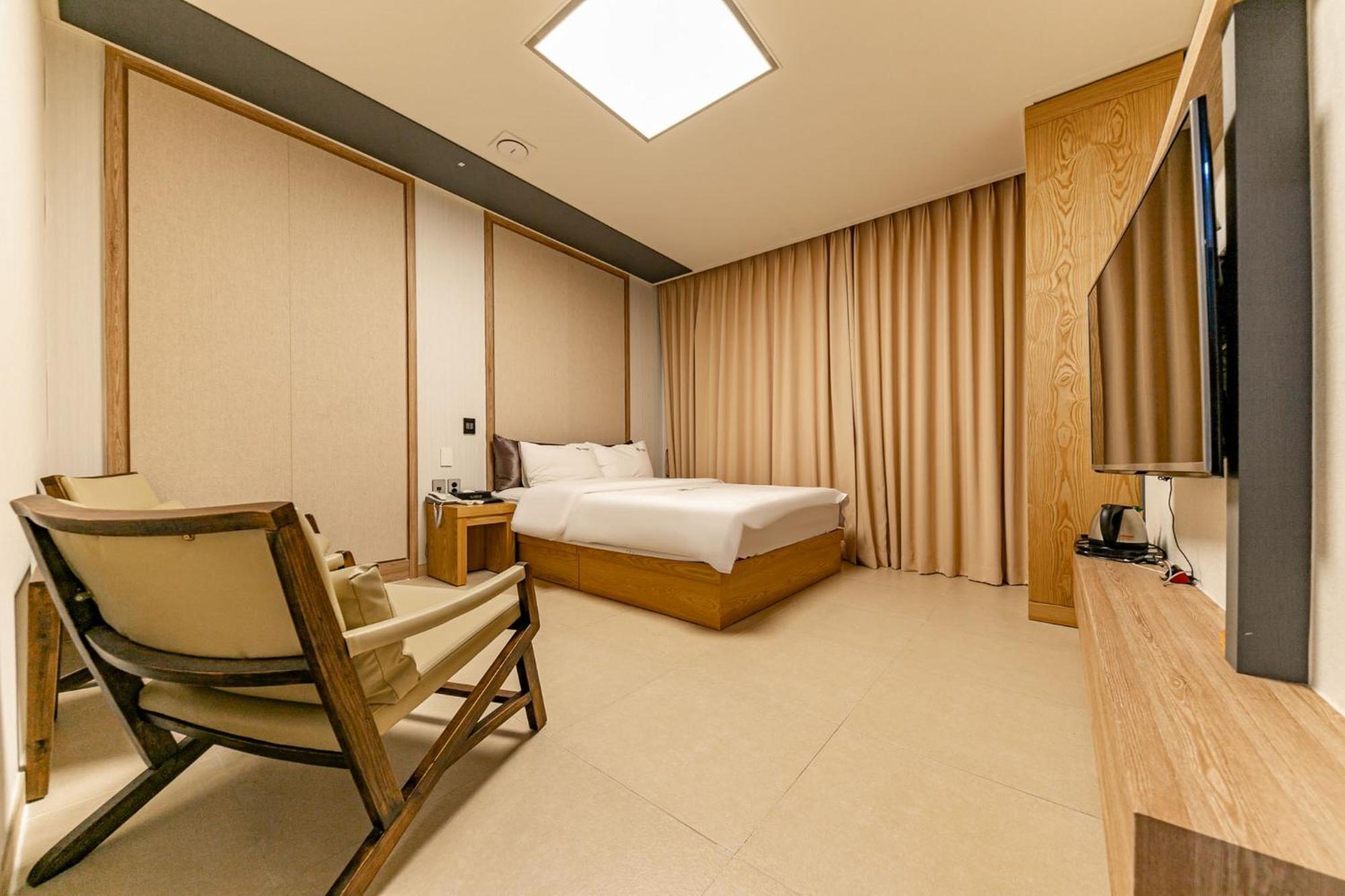 Yeosu Stay Hotel Kamer foto